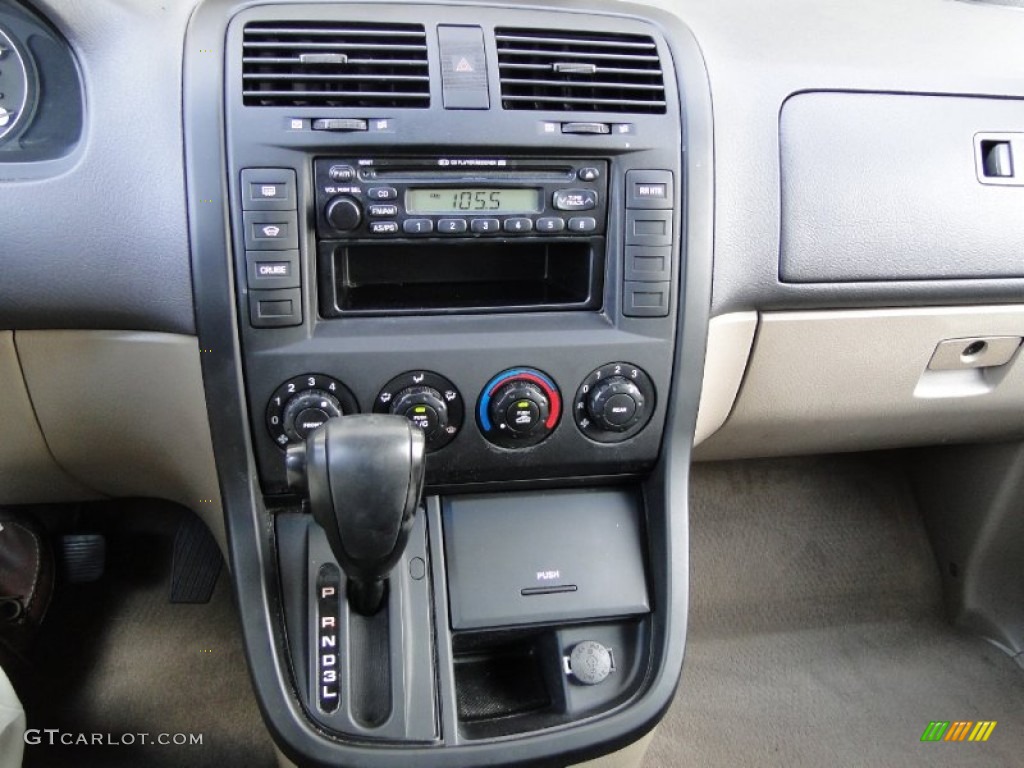 2002 Sedona LX - Ruby Red / Beige photo #21