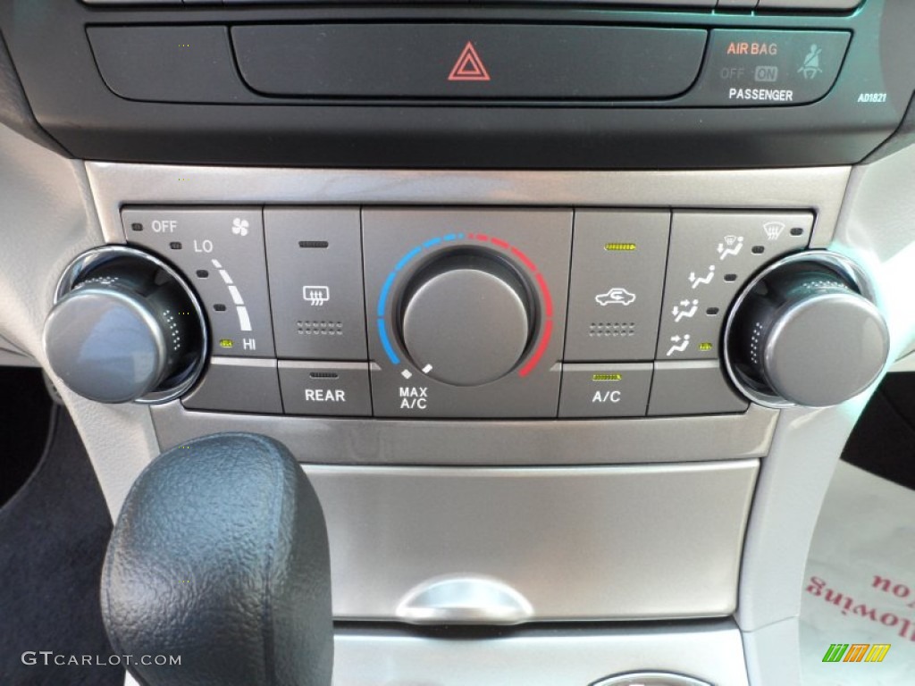 2011 Toyota Highlander Standard Highlander Model Controls Photo #49948169
