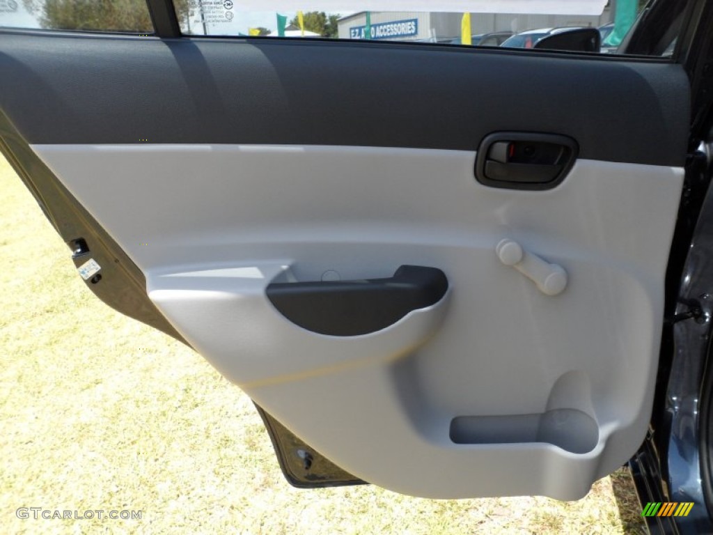 2011 Hyundai Accent GLS 4 Door Gray Door Panel Photo #49948745