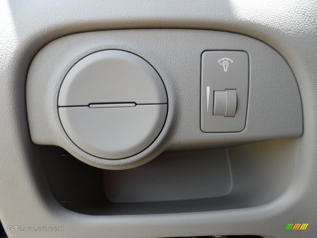 2011 Hyundai Accent GLS 4 Door Controls Photo #49948859