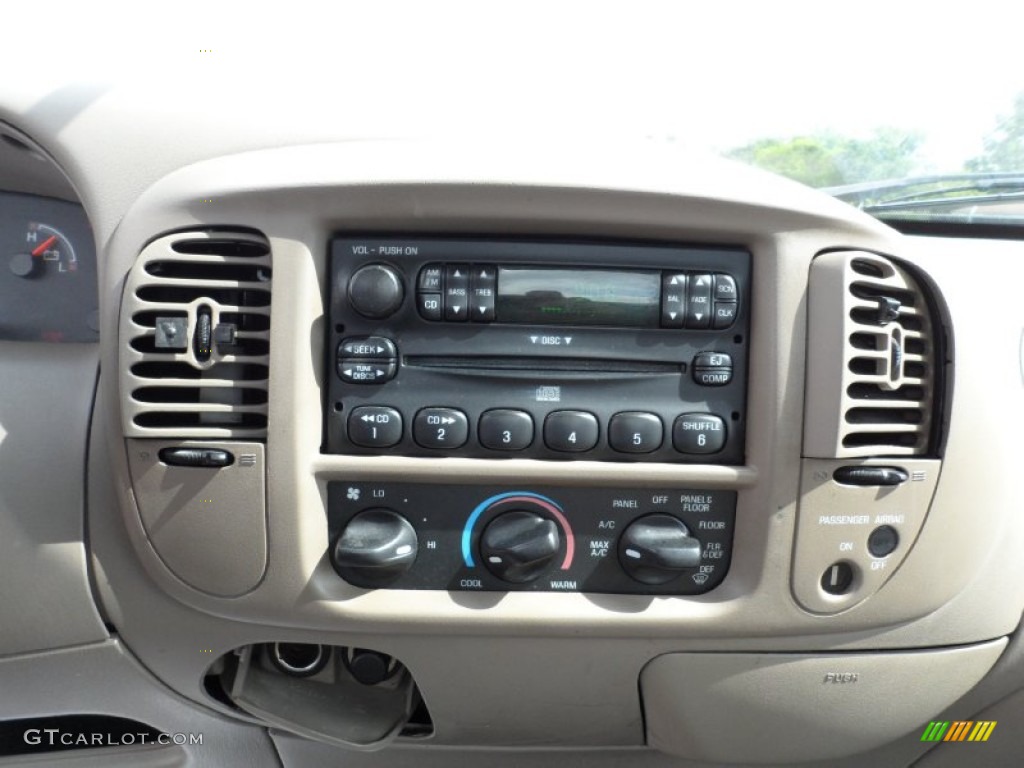 2004 F150 XL Heritage Regular Cab - Arizona Beige Metallic / Heritage Medium Parchment photo #32