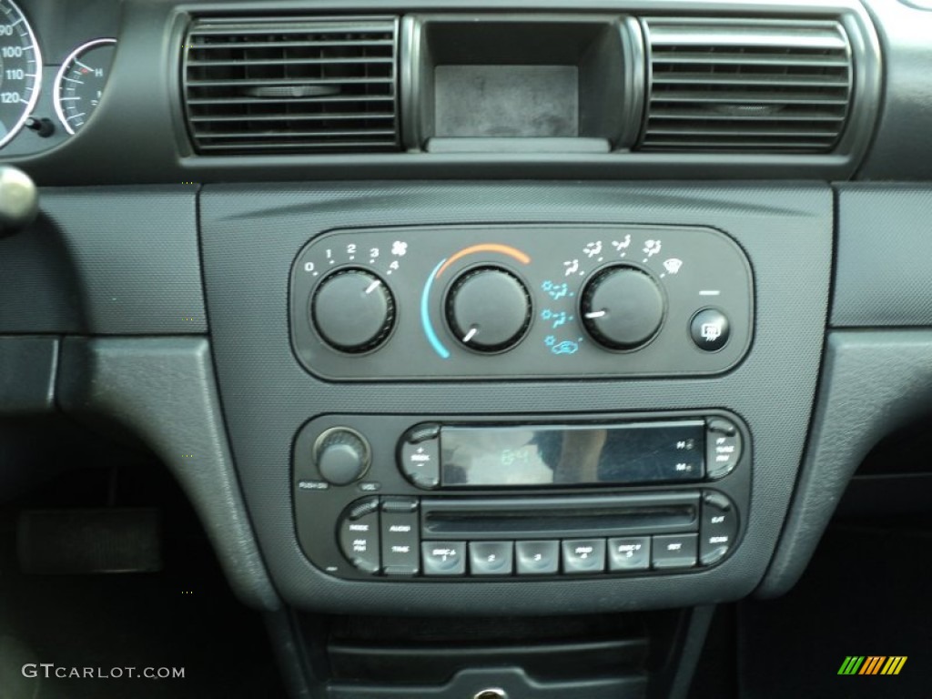 2006 Chrysler Sebring Convertible Controls Photo #49952294