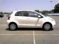 2009 Polar White Toyota Yaris 5 Door Liftback  photo #17