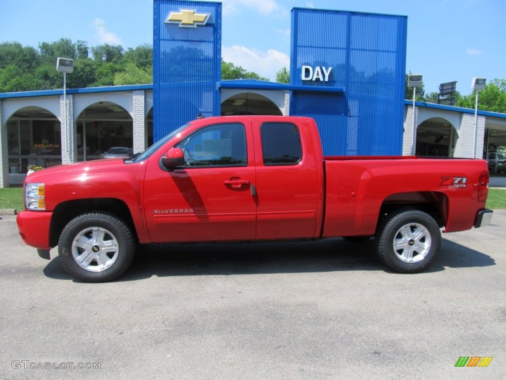 2011 Silverado 1500 LT Extended Cab 4x4 - Victory Red / Light Titanium/Ebony photo #2