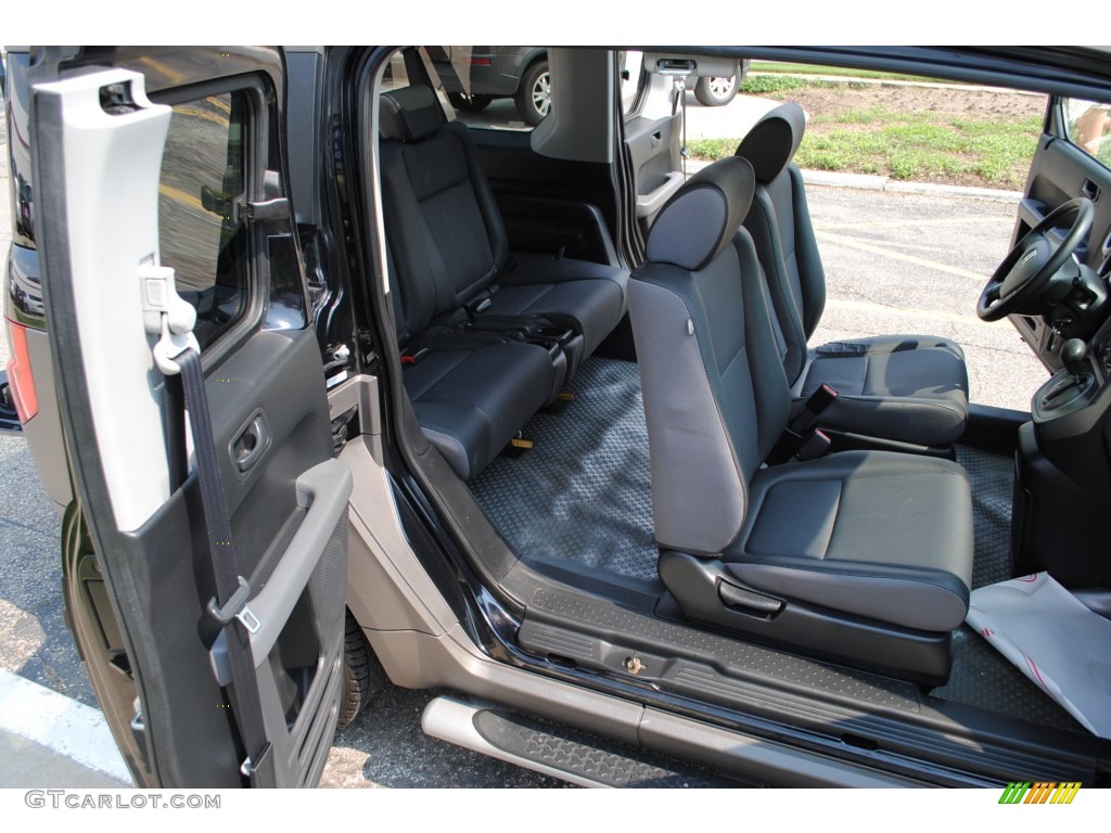 Black Interior 2004 Honda Element EX AWD Photo #49957289