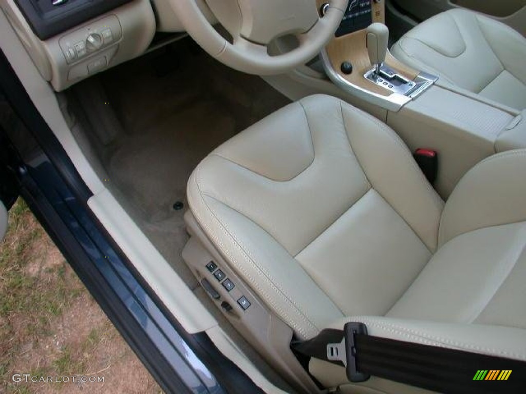 Sandstone Interior 2010 Volvo XC60 3.2 Photo #49957673
