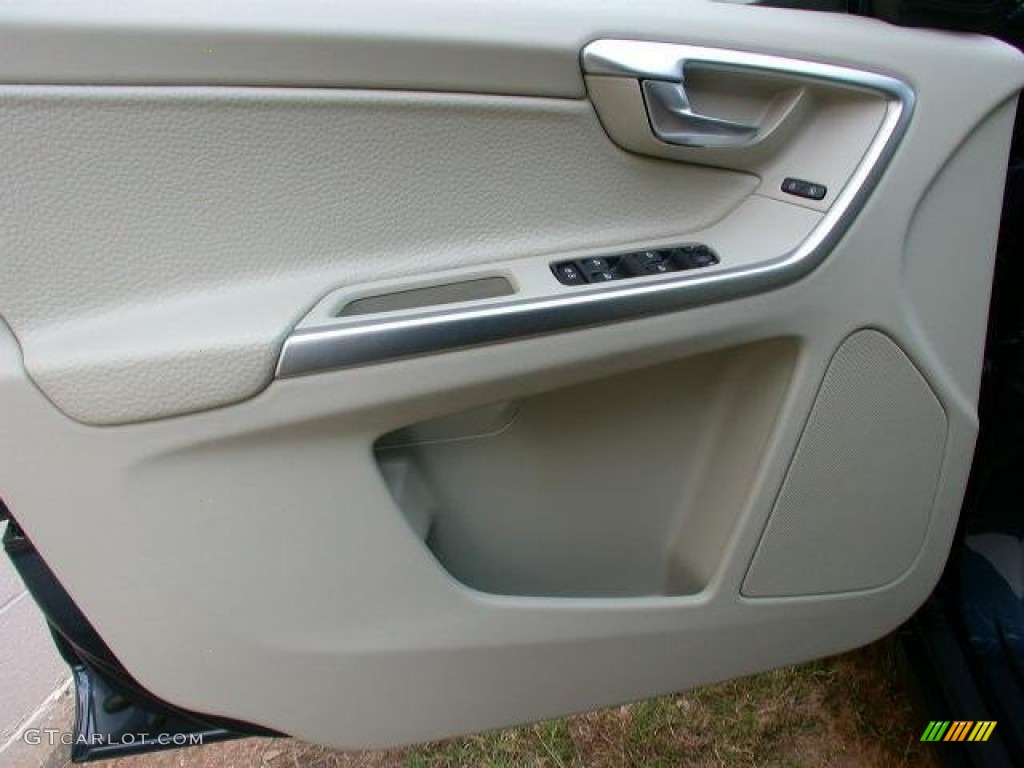 2010 Volvo XC60 3.2 Sandstone Door Panel Photo #49957817