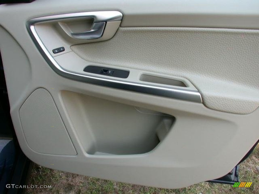 2010 Volvo XC60 3.2 Sandstone Door Panel Photo #49957826