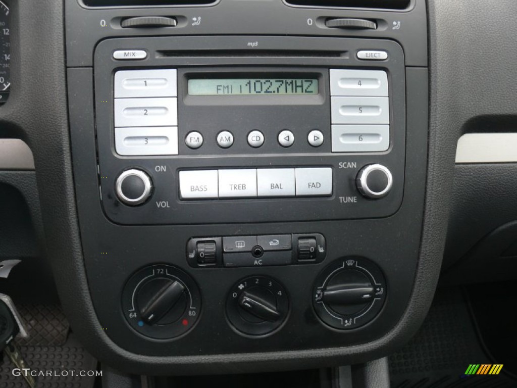 2008 Volkswagen Rabbit 2 Door Controls Photo #49958141
