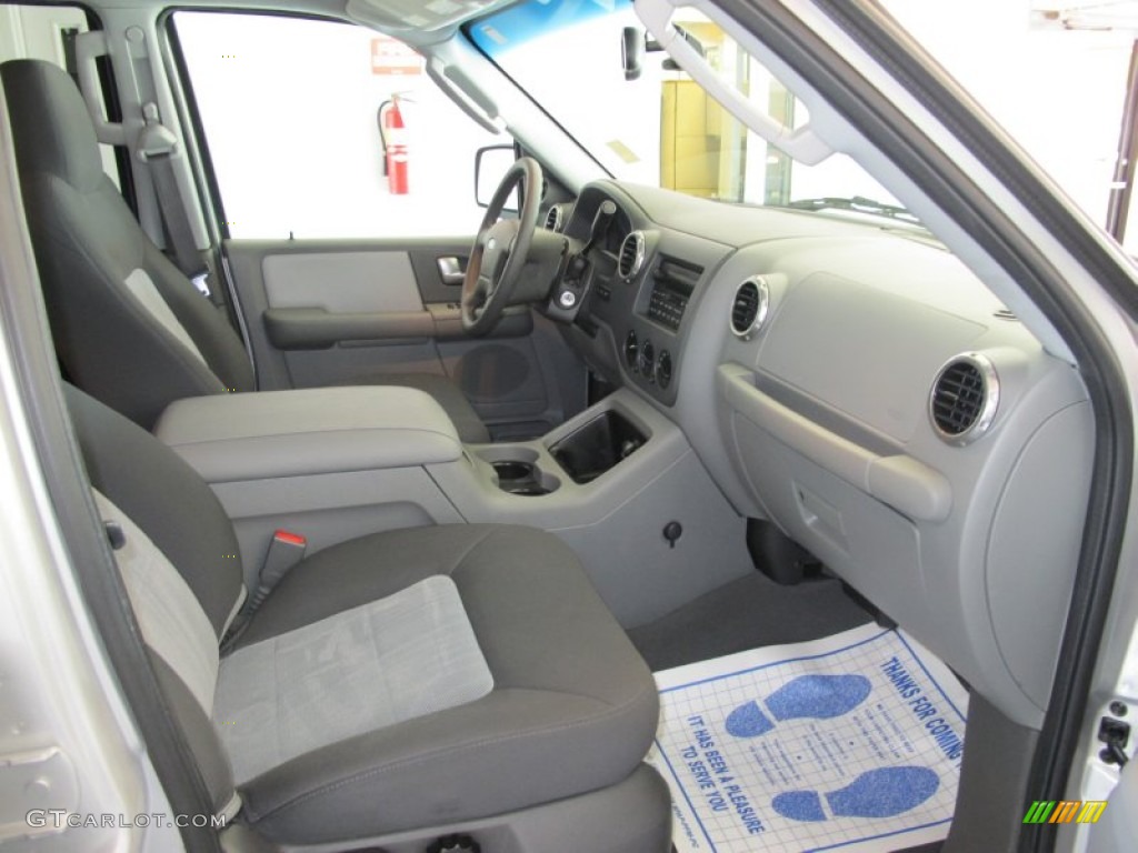 Medium Flint Gray Interior 2004 Ford Expedition XLT Photo #49958213