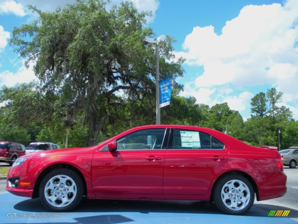 2011 Fusion SE - Red Candy Metallic / Charcoal Black photo #2