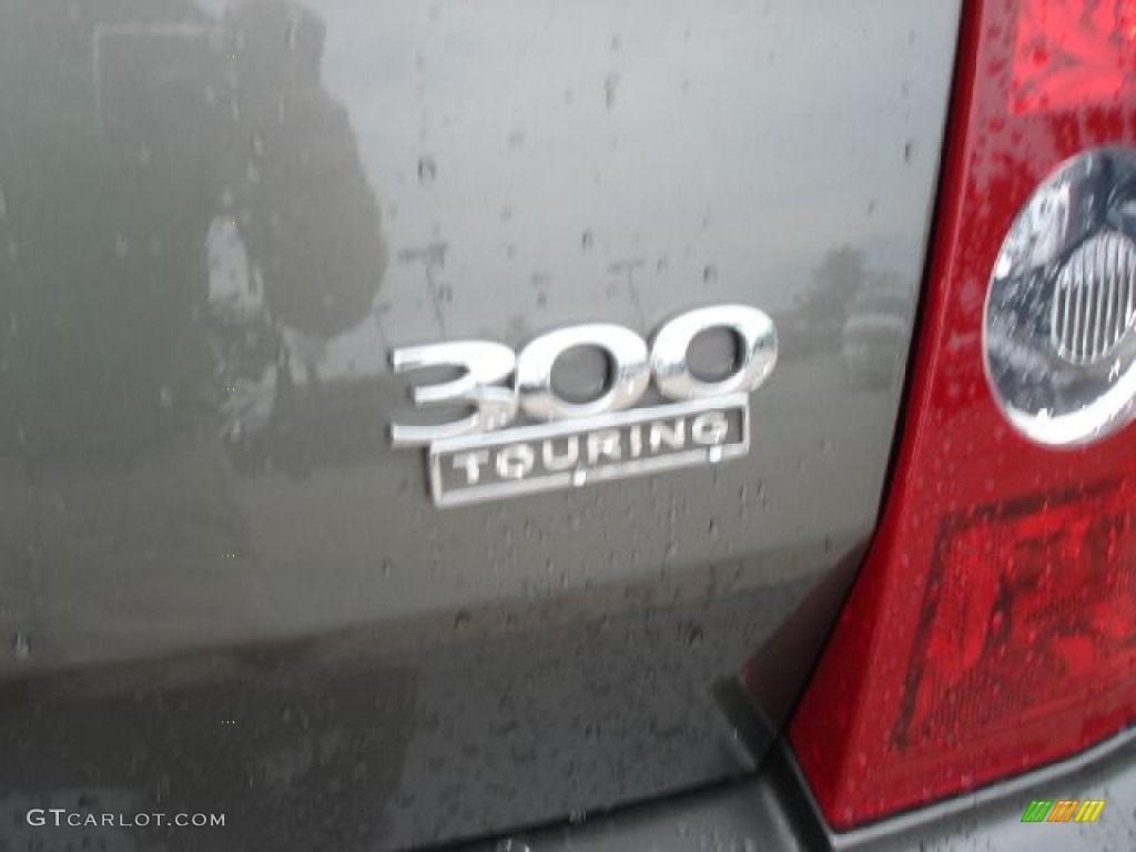 2010 300 Touring - Dark Titanium Metallic / Dark Slate Gray photo #30