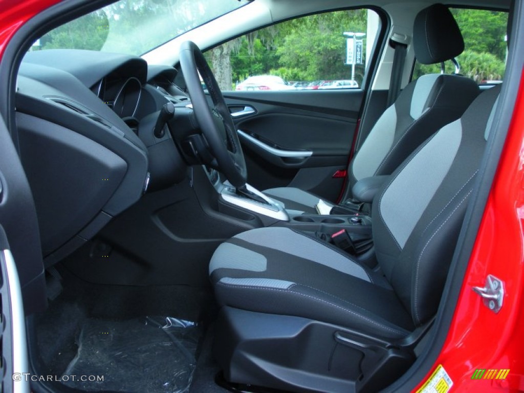 2012 Focus SE Sport Sedan - Race Red / Two-Tone Sport photo #5