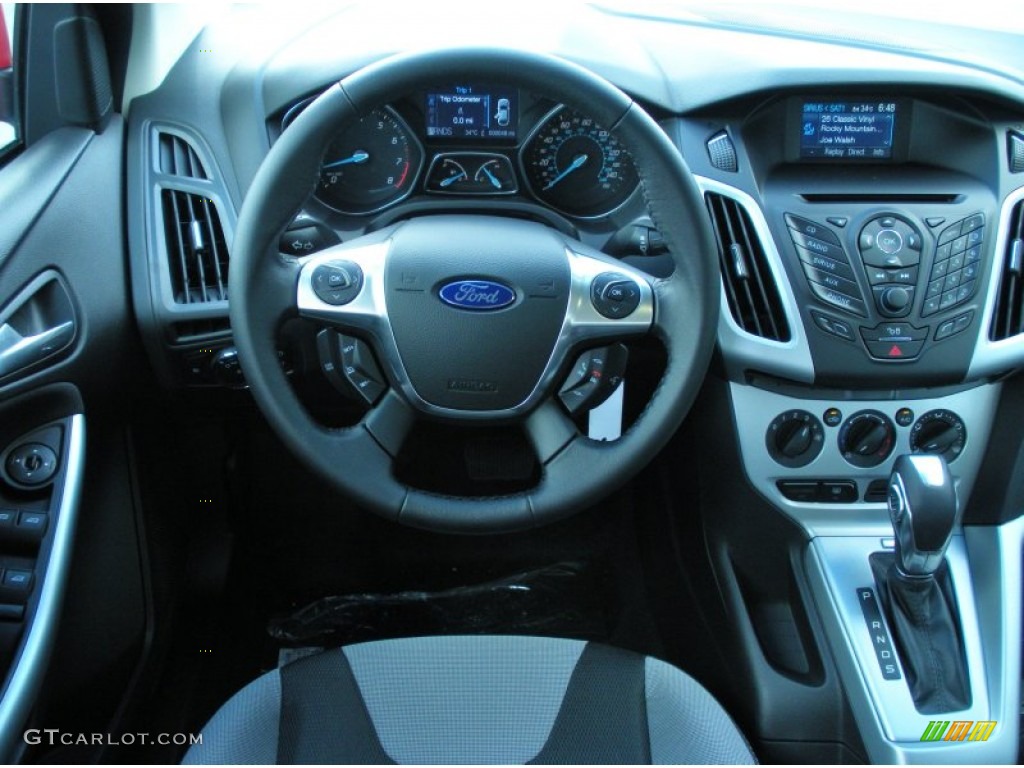 2012 Ford Focus SE Sport Sedan Two-Tone Sport Dashboard Photo #49960697
