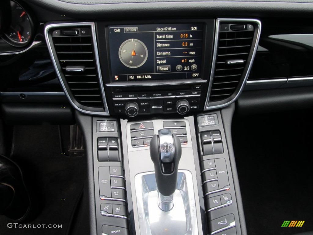 2011 Porsche Panamera 4 Controls Photo #49962065