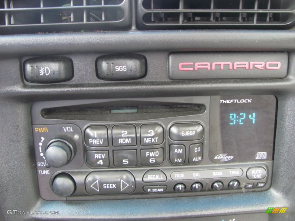 2001 Chevrolet Camaro Coupe Controls Photo #49962347