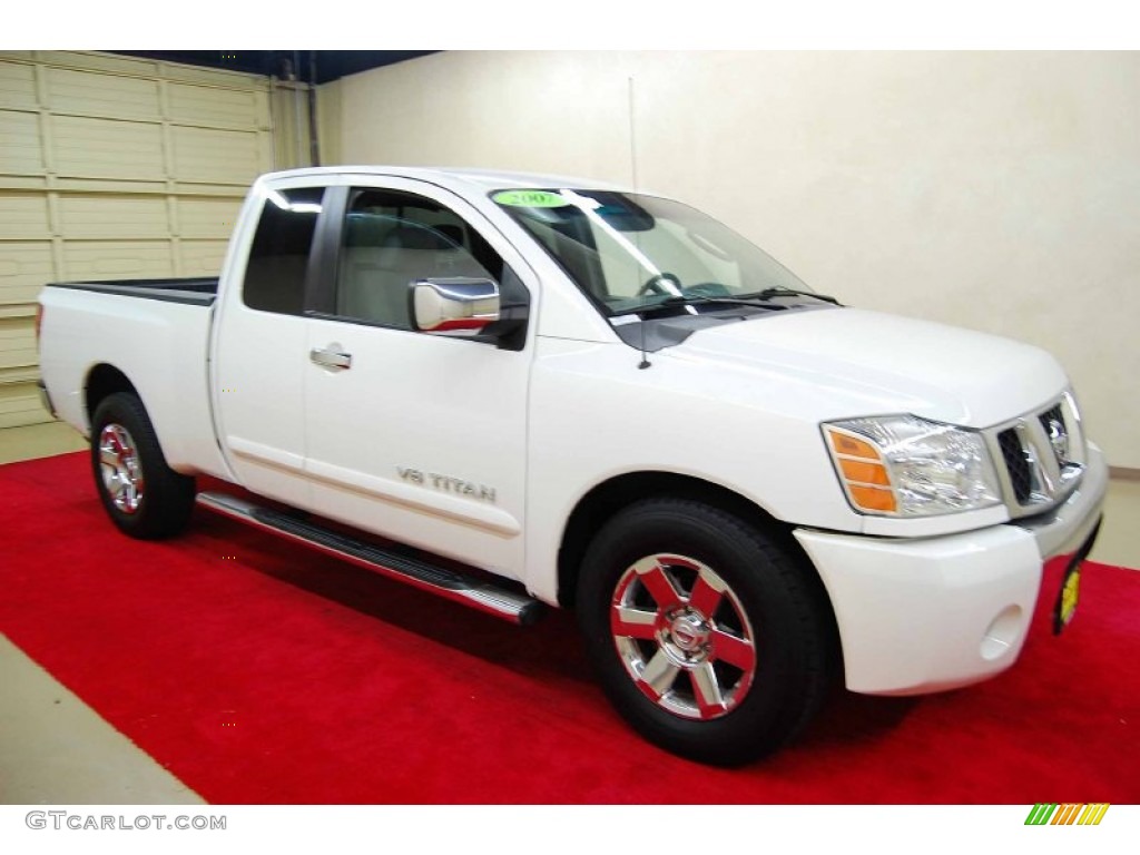 2007 Titan SE King Cab - White / Steel Gray photo #1
