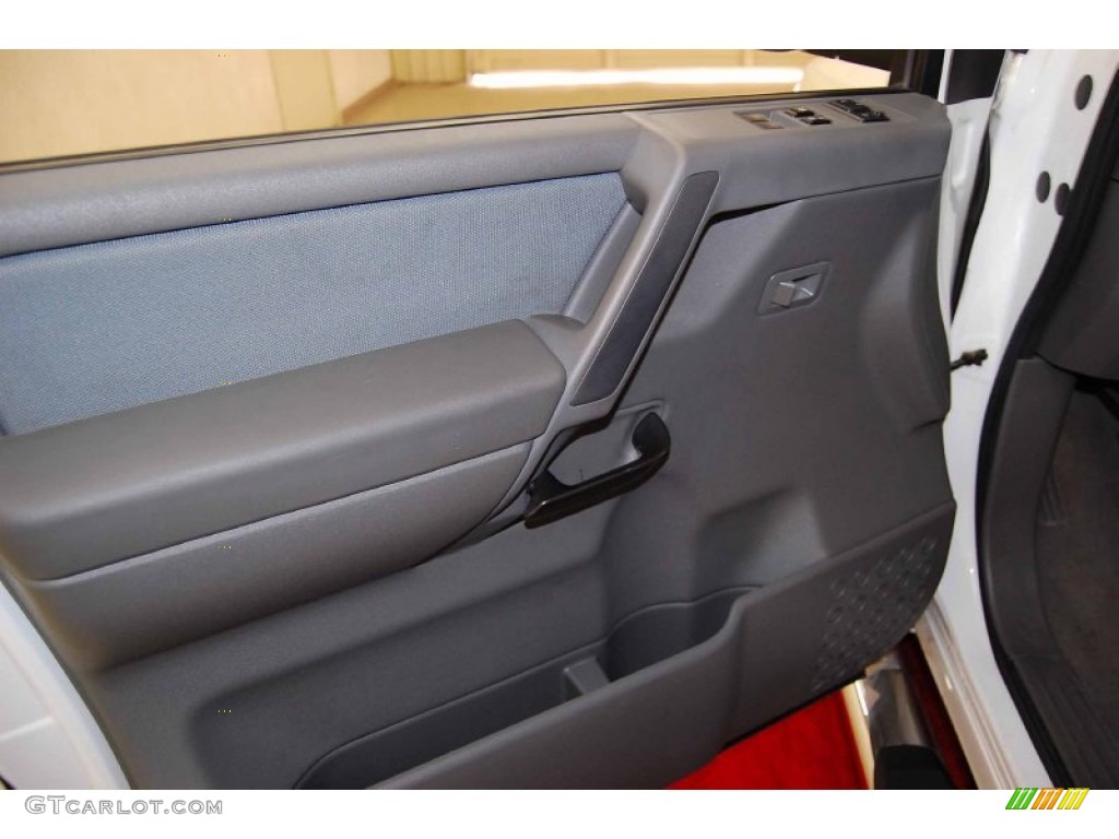 2007 Titan SE King Cab - White / Steel Gray photo #9