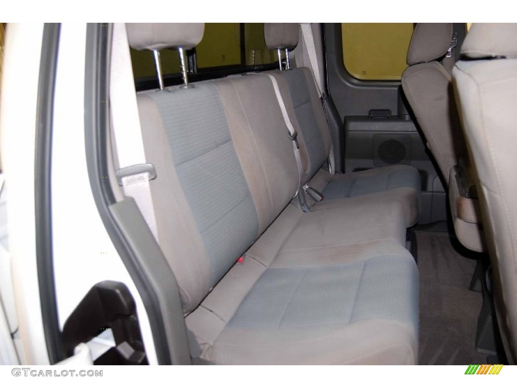 2007 Titan SE King Cab - White / Steel Gray photo #15