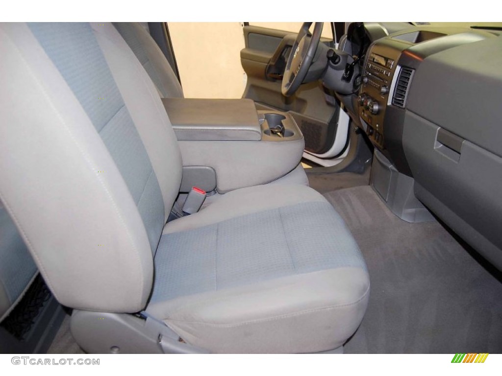 2007 Titan SE King Cab - White / Steel Gray photo #16