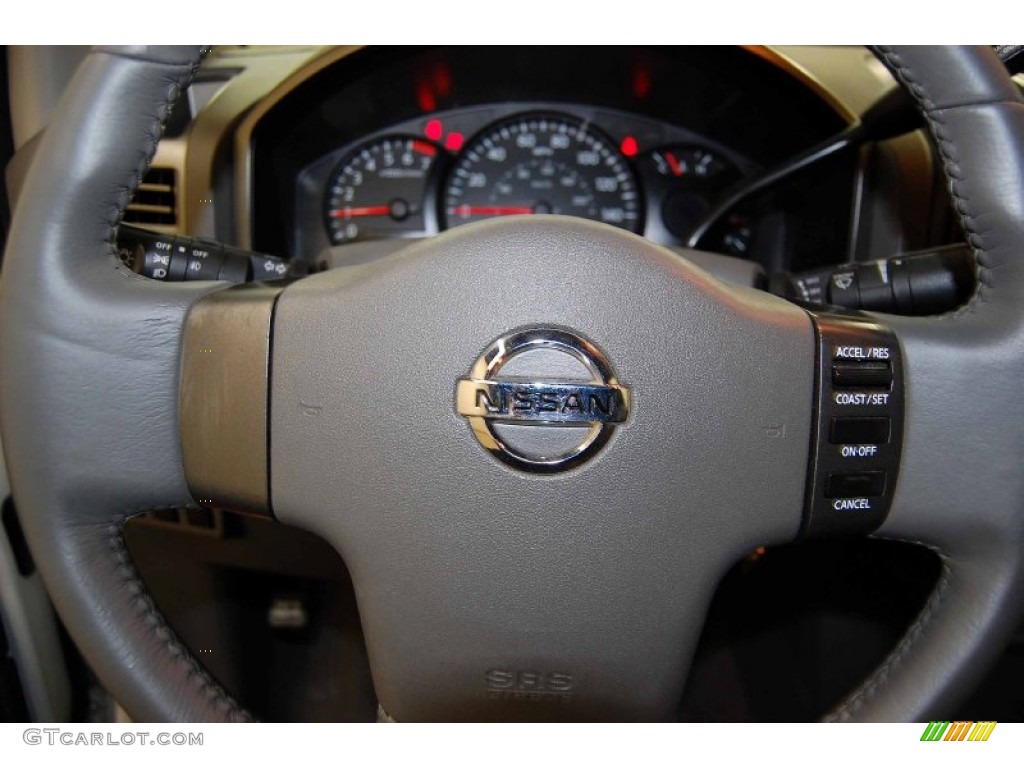2007 Titan SE King Cab - White / Steel Gray photo #19