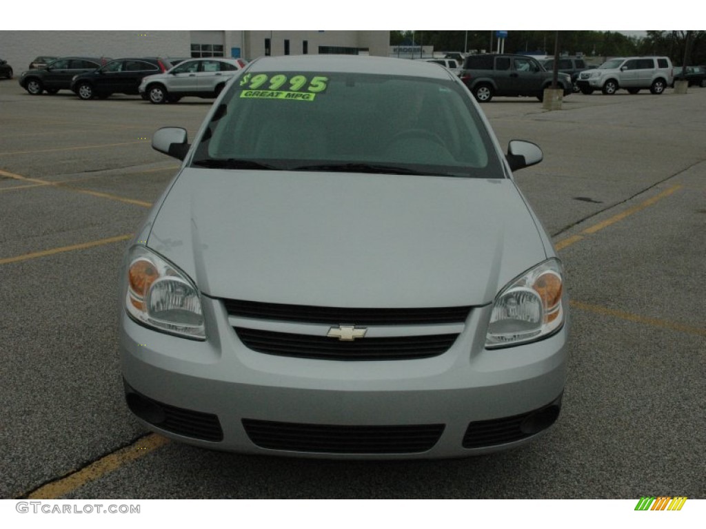 2005 Cobalt LS Sedan - Ultra Silver Metallic / Gray photo #2