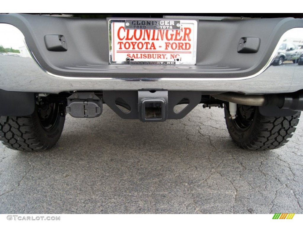 2011 Tundra CrewMax 4x4 - Black / Graphite Gray photo #21