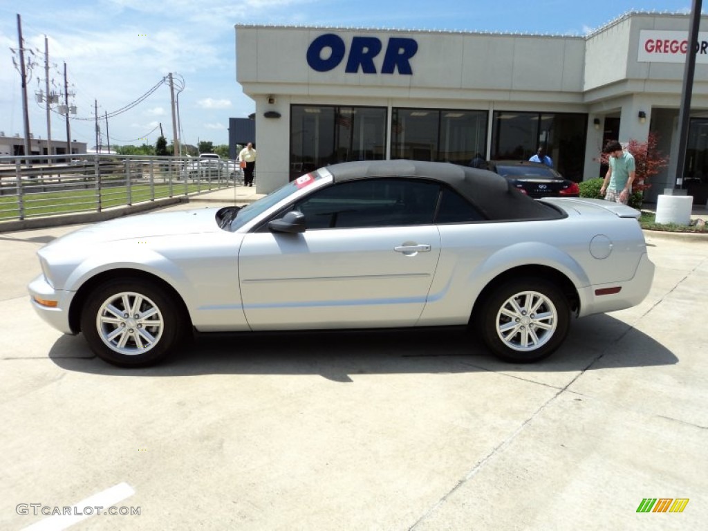 2007 Mustang V6 Premium Convertible - Satin Silver Metallic / Dark Charcoal photo #3