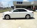Super White - Camry SE Photo No. 3