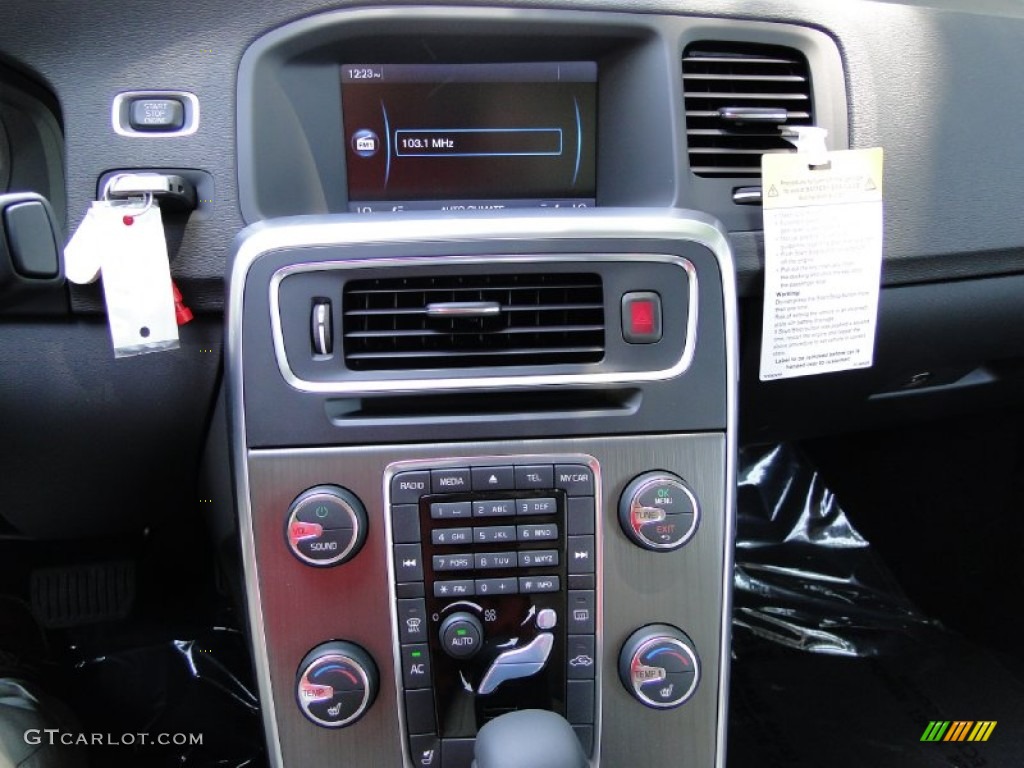 2012 Volvo S60 T5 Controls Photo #49973835