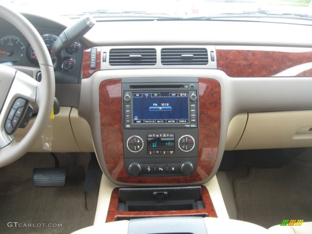 2011 Chevrolet Avalanche LTZ 4x4 Controls Photo #49974984