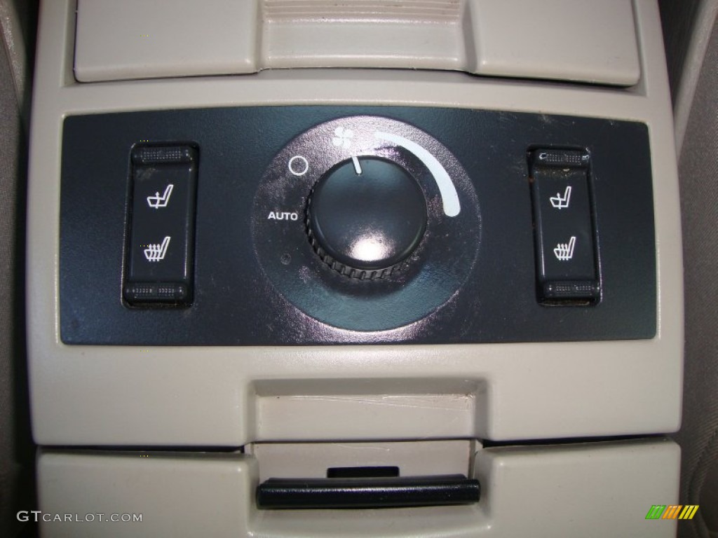 2005 Pacifica Touring AWD - Magnesium Green Pearl / Light Taupe photo #31