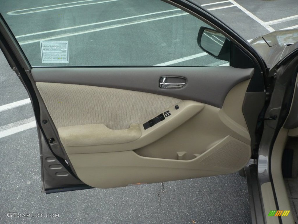 2007 Nissan Altima Hybrid Blond Door Panel Photo #49980042