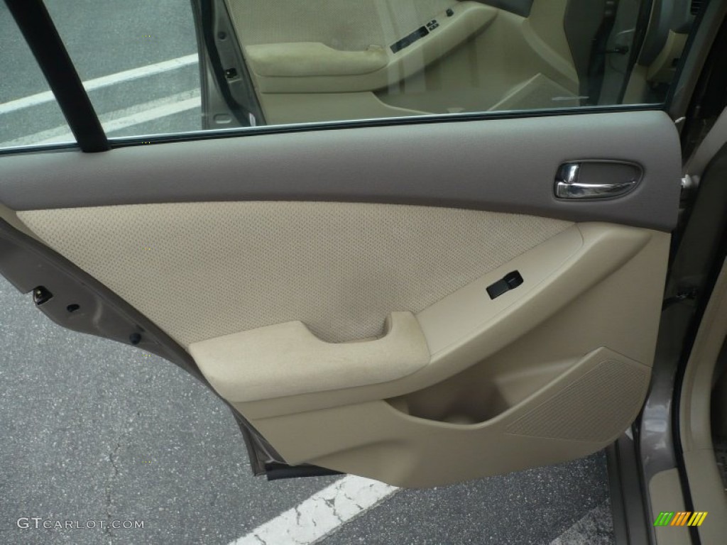 2007 Nissan Altima Hybrid Blond Door Panel Photo #49980078