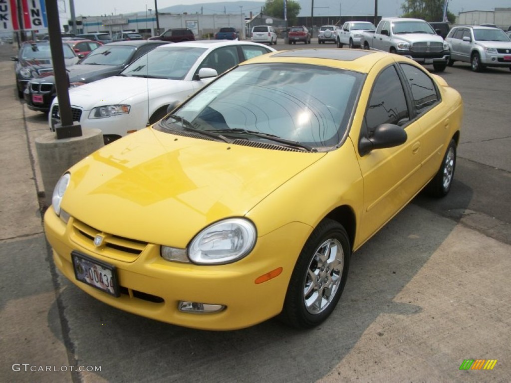 2002 Neon SXT - Solar Yellow / Dark Slate Gray photo #2