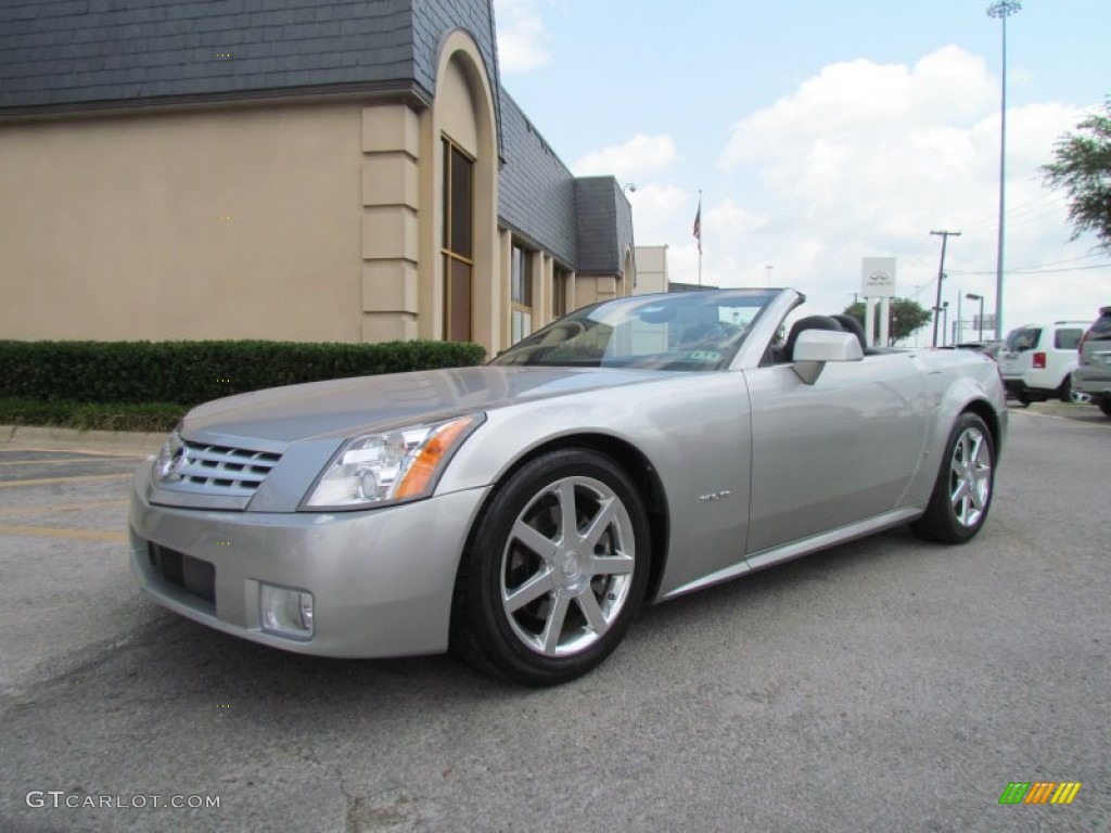 Light Platinum 2006 Cadillac XLR Roadster Exterior Photo #49984410