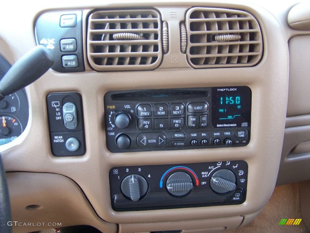 2001 Blazer LS 4x4 - Forest Green Metallic / Beige photo #11