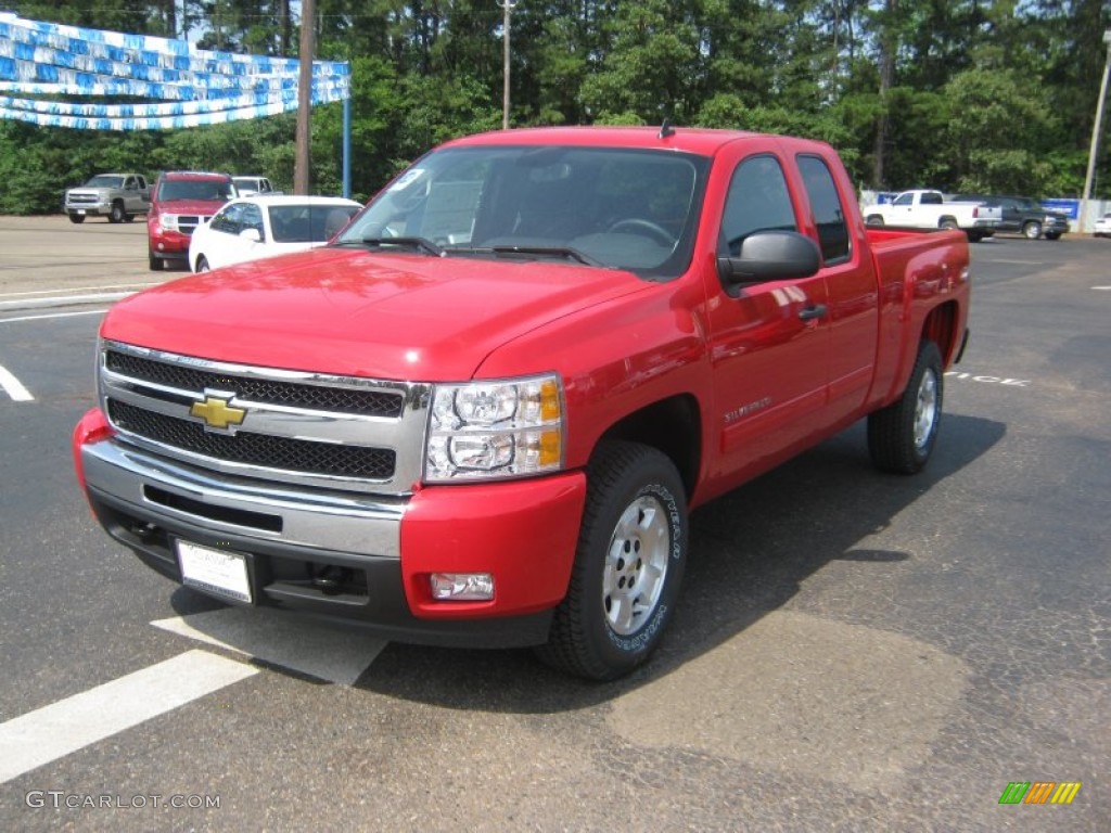 2011 Silverado 1500 LT Extended Cab 4x4 - Victory Red / Ebony photo #1