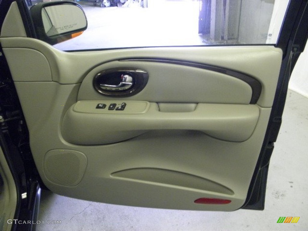 2004 Rainier CXL AWD - Black / Light Cashmere photo #6