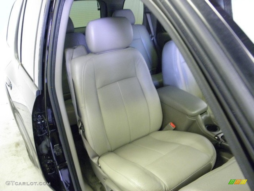 2004 Rainier CXL AWD - Black / Light Cashmere photo #9