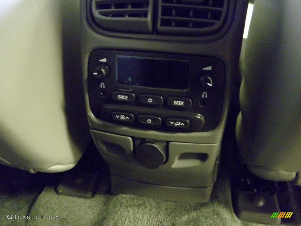 2004 Rainier CXL AWD - Black / Light Cashmere photo #11