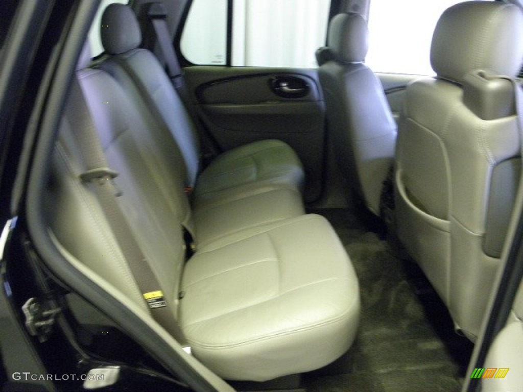 2004 Rainier CXL AWD - Black / Light Cashmere photo #12