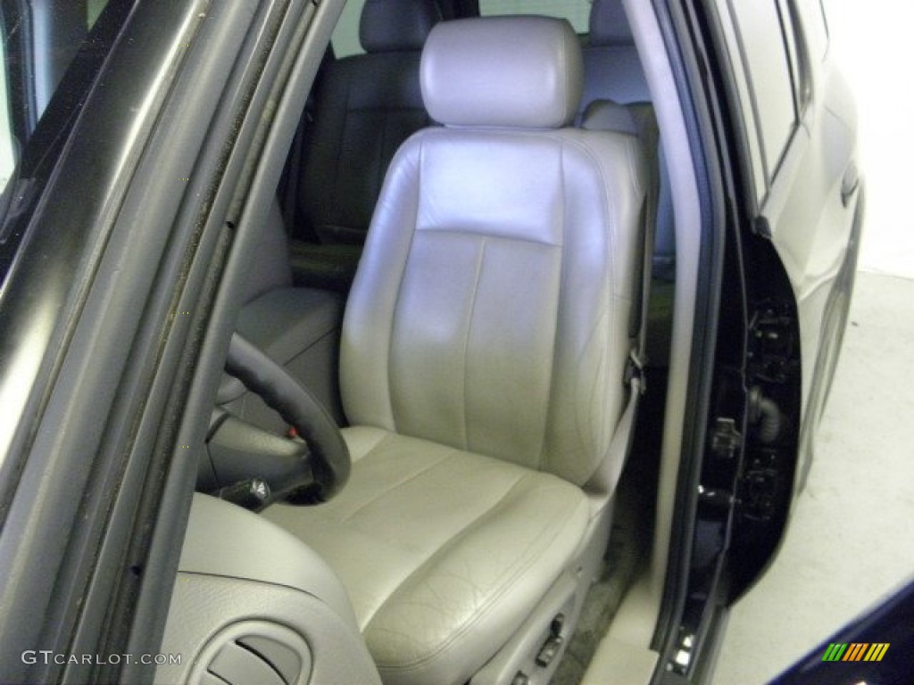2004 Rainier CXL AWD - Black / Light Cashmere photo #20