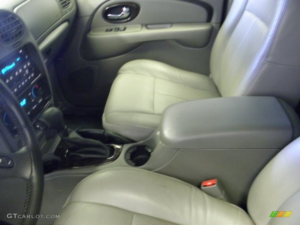 2004 Rainier CXL AWD - Black / Light Cashmere photo #26