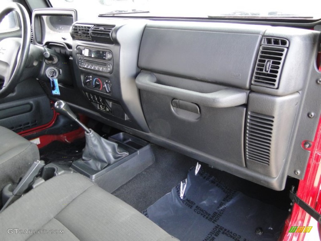 2006 Wrangler SE 4x4 - Flame Red / Dark Slate Gray photo #23