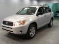 Classic Silver Metallic - RAV4 4WD Photo No. 4