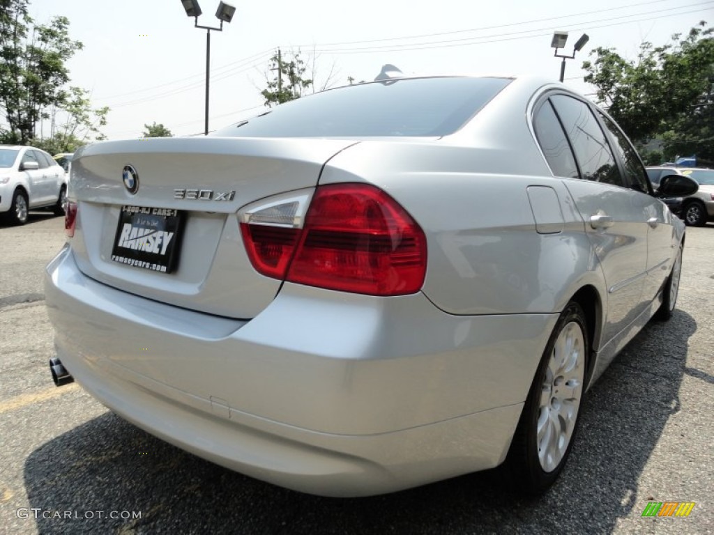 2006 3 Series 330xi Sedan - Titanium Silver Metallic / Black photo #3