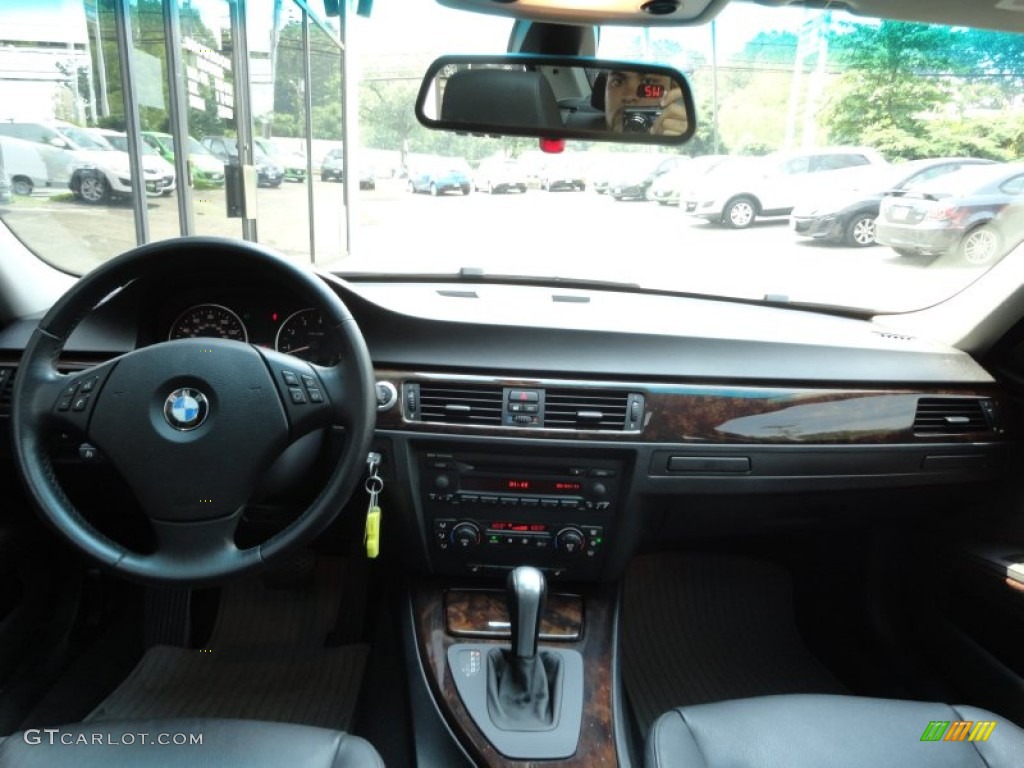 2006 3 Series 330xi Sedan - Titanium Silver Metallic / Black photo #27