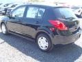 Super Black - Versa 1.8 S Hatchback Photo No. 2
