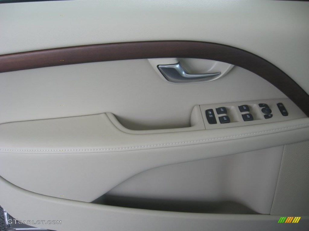 2011 Volvo XC70 3.2 AWD Controls Photo #49994011